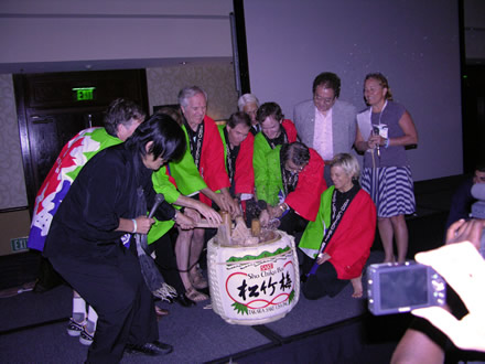 Opening sake barrel at SIGGRAPH 2007